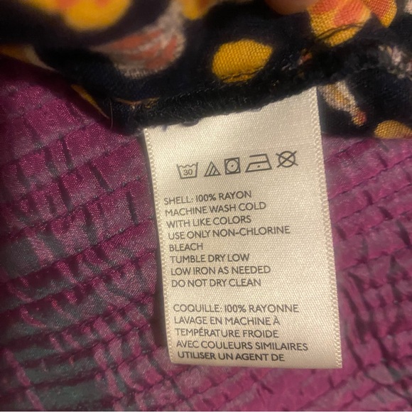 Miniskirt w/Reading Squirrels Print! - Picture 6 of 8